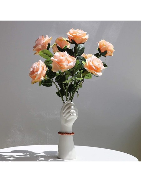 Vase-design-moderne-Main